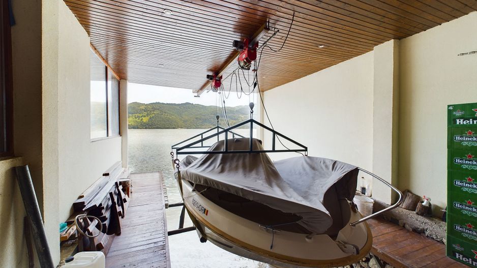 Pensiune de Lux pe Malul Dunării în Dubova - Poză 9