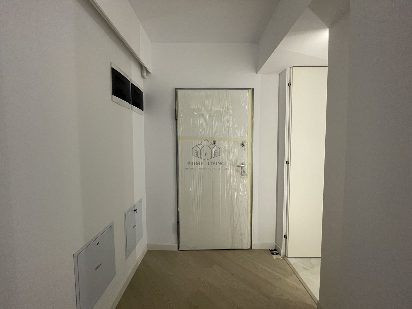 APARTAMENT COCHET CU VEDERE, DE 2 CAMERE LA INCHIRIERE IN CORTINA NORD - Poză 1