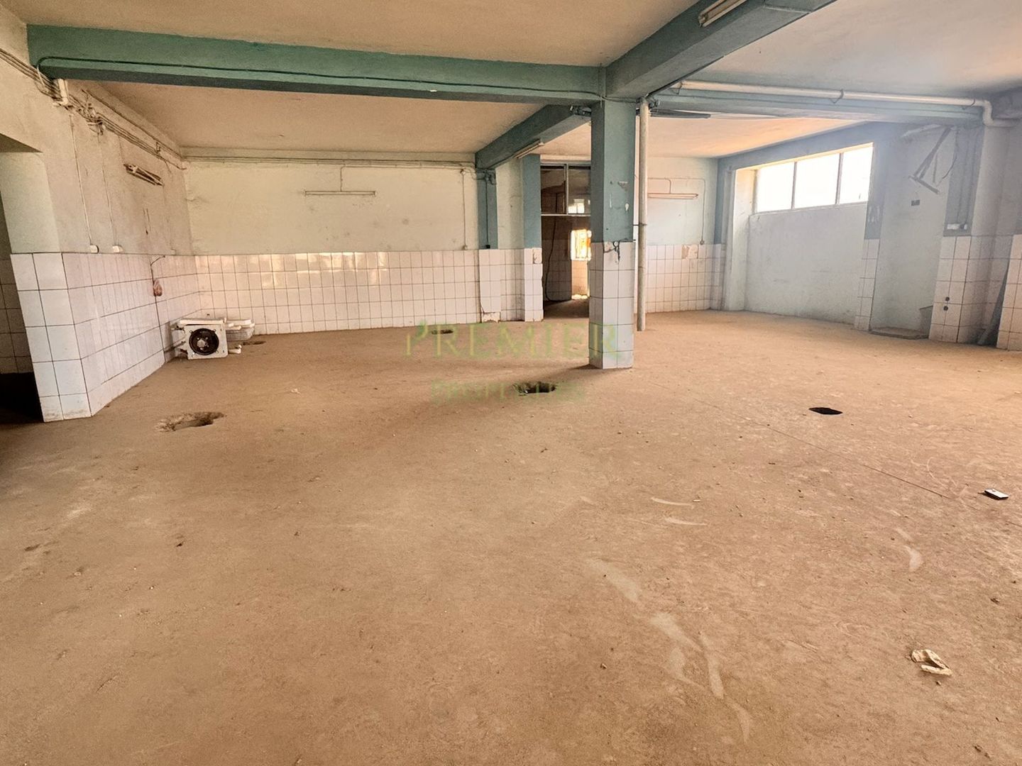 Cladire  producție, depozitare, birouri sau investiții în spații comerciale - Poză 11