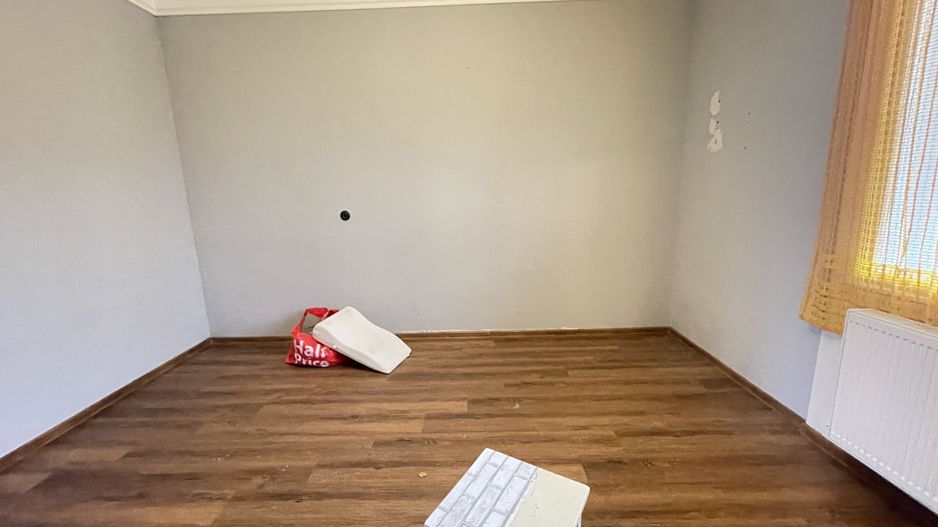 Casa de vanzare cu teren 572 mp si front generos 21 ml - Poză 15