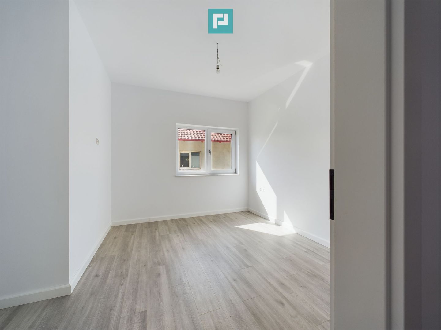 Duplex cu 5 camere în Ghiroda - Poză 12
