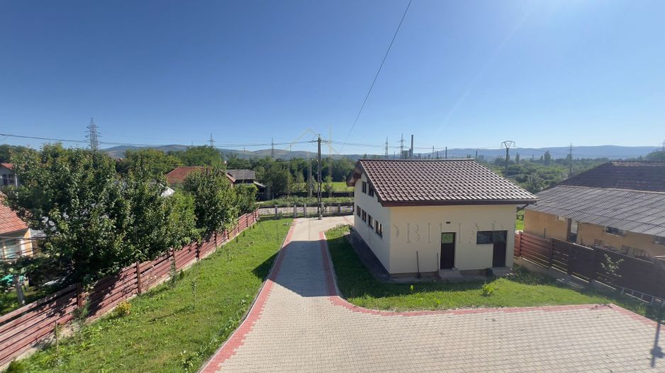 Vilă P+M cu teren de 4.200 mp – Onești - Poză 4