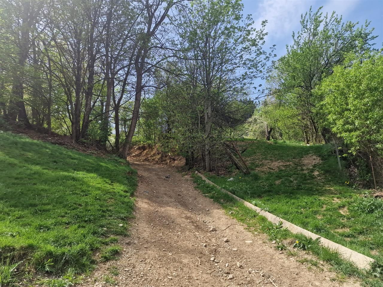 Langa emblematicul Castelul Bran, in areal colinar, 5.700mp intravilan - Poză 9