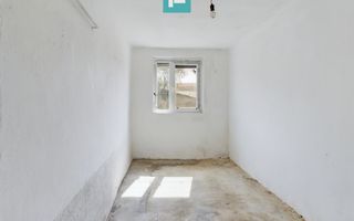 Casă cu 3 camere de vânzare în Bujac - Poză 8