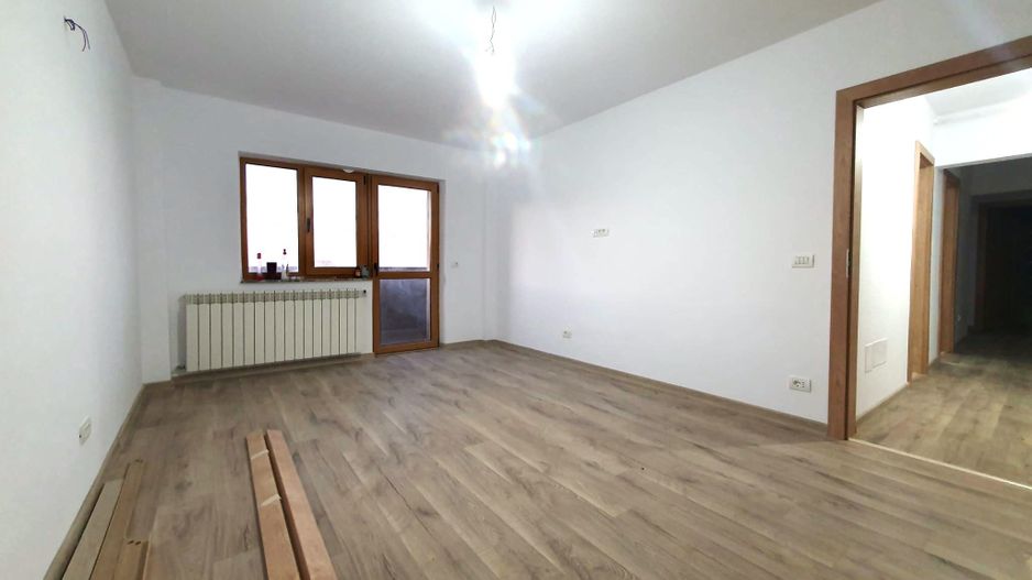 Apartament decomandat cu 3 camere, 66 mp., Calea București - Poză 3