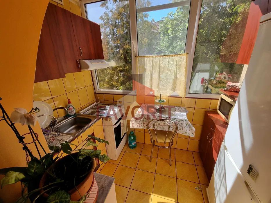 Apartament 3 camere decomandat, zona Aradului - Poză 7