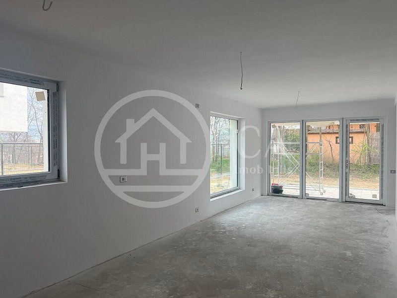 Casa de vanzare tip duplex cu 5 camere in Paleu, Oradea - Poză 2