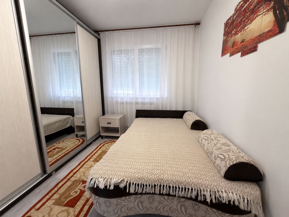 De inchiriat apartament 2 camere, renovat , Micro 40, et.1, 1500 lei - Poză 4