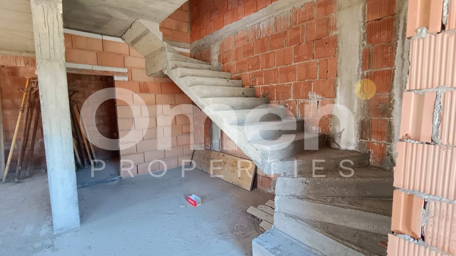 Duplex | La roșu | Zonă liniștită | Curte proprie - Poză 10