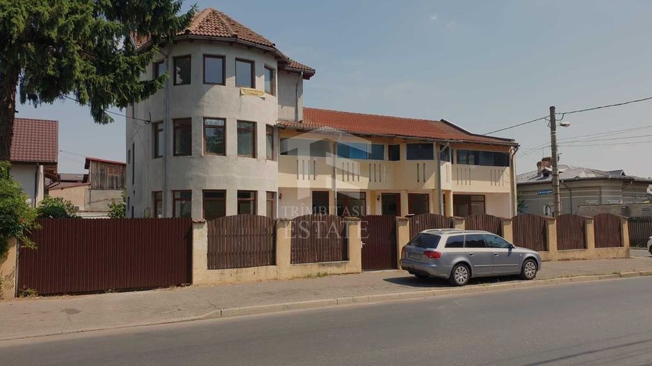 Casa pe strada Torcatori, ideala pentru afacerea ta (cabinete/birouri) - Poză 1