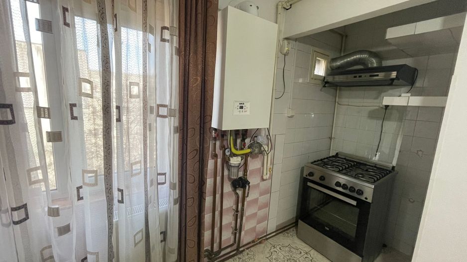 Soarelui-Gen. 30 | 3 camere | Centrala proprie | 2 balcoane - Poză 4