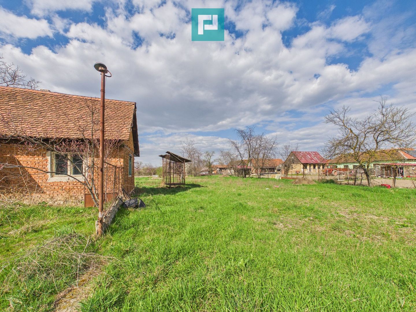 Casă cu teren de 1800 mp, în Buteni, Arad - Poză 6