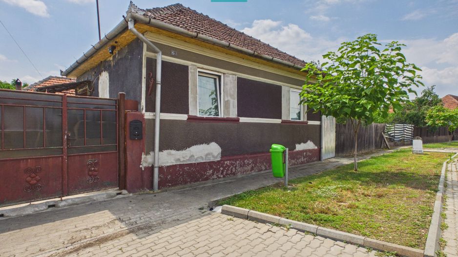 2 case cu teren de 2253 mp în Archiș - Poză 1