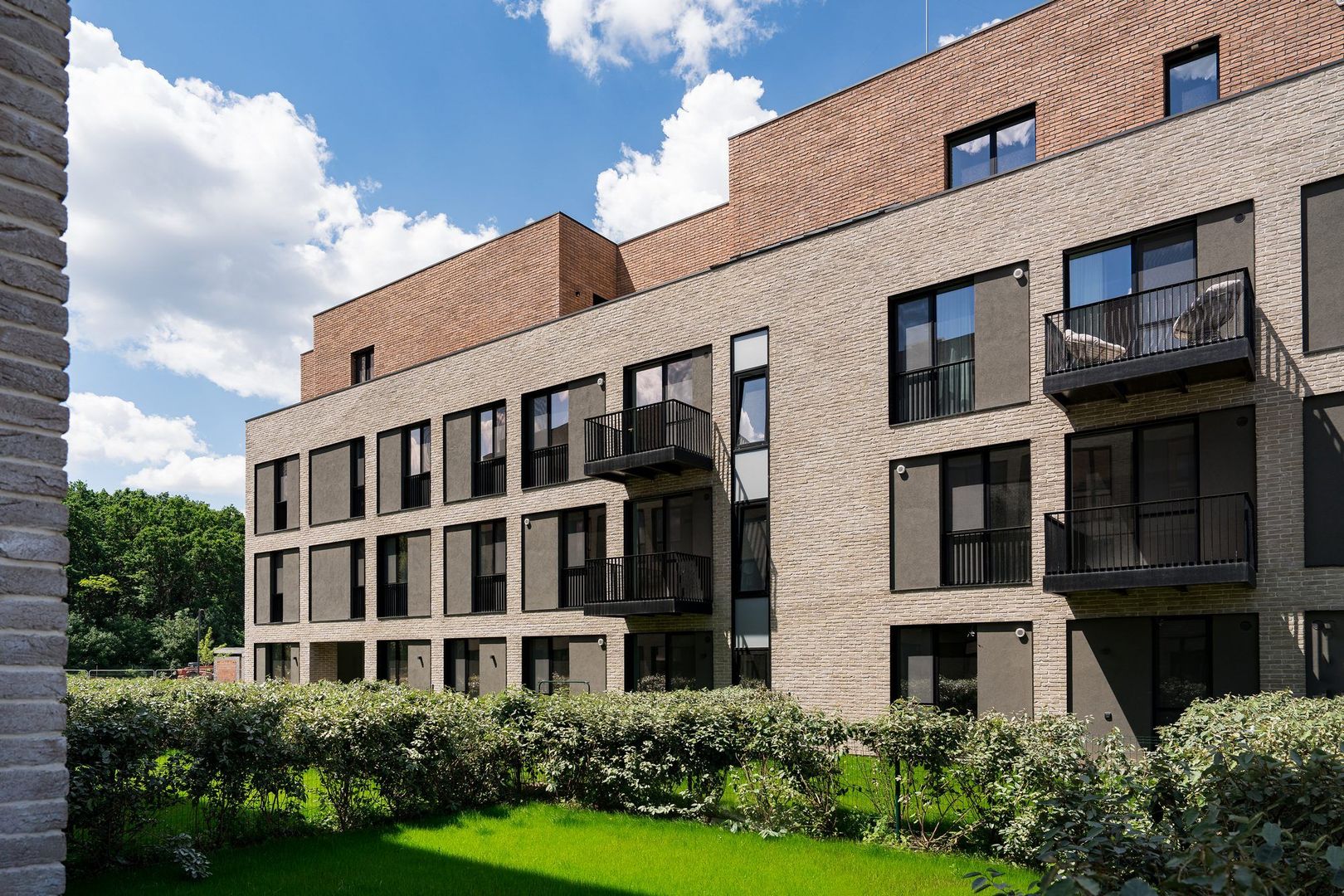 Apartament de 2 camere in Amber Forest - Poză 3