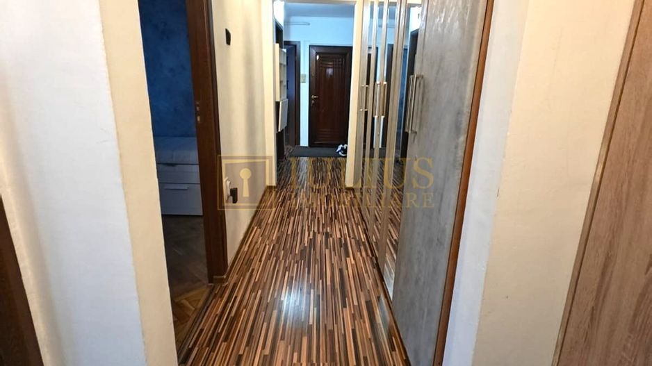 Apartament cu 3 camere in zona Lunei - Poză 3