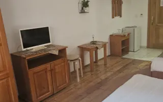 Pensiune 10 camere cu restaurant // teren 900 mp // Moieciu de Jos - Poză 32
