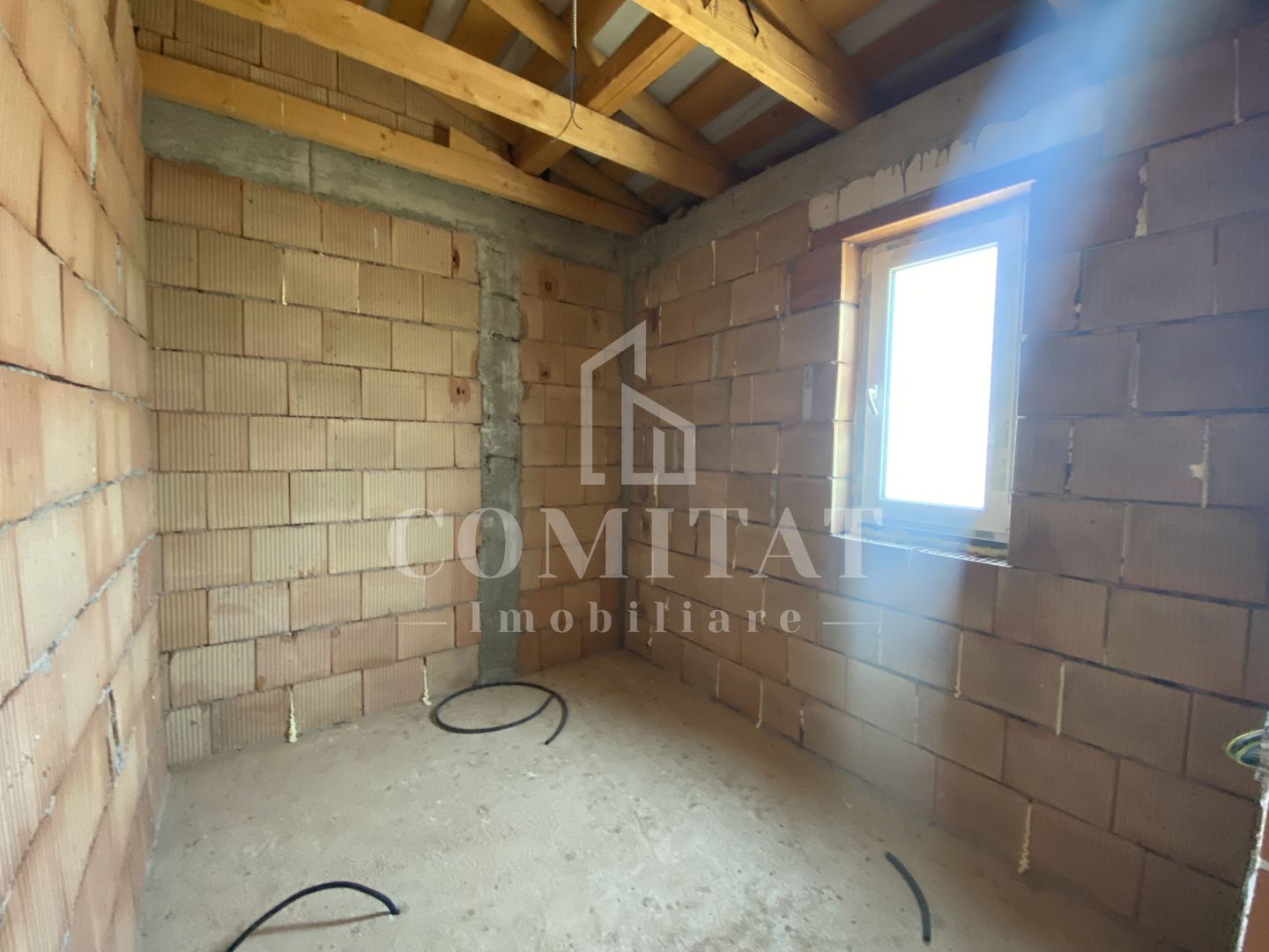 Casă individuală de vânzare | Dispunere pe 2 niveluri | Dezmir - Poză 9