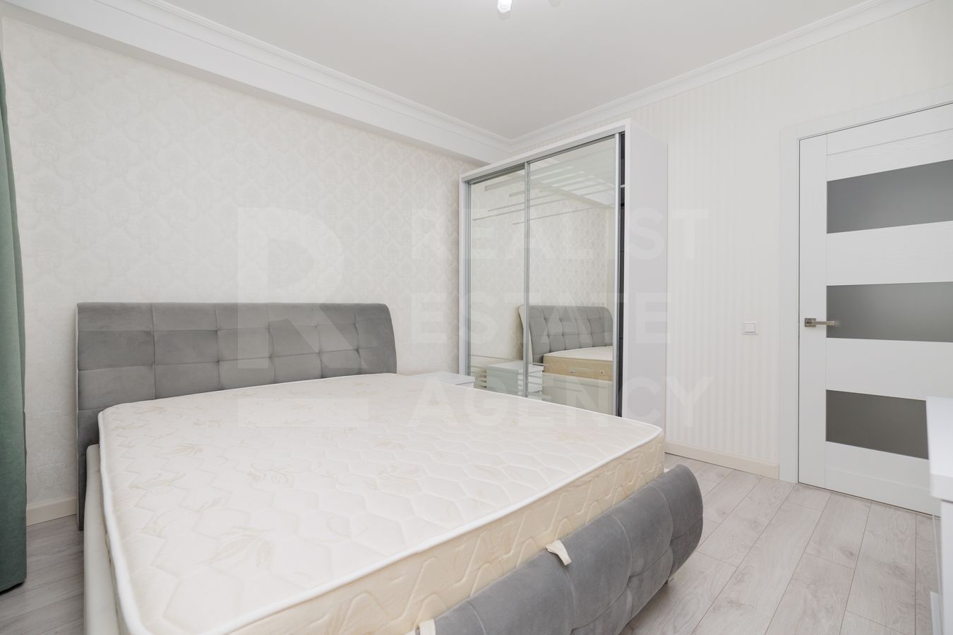 Vânzare, apartament, o cameră, str. Albișoara, Centru - Poză 1