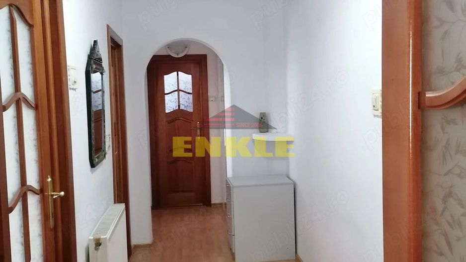 Apartament 2 camere decomandat –  Liceul Mihai Eminescu - Poză 1