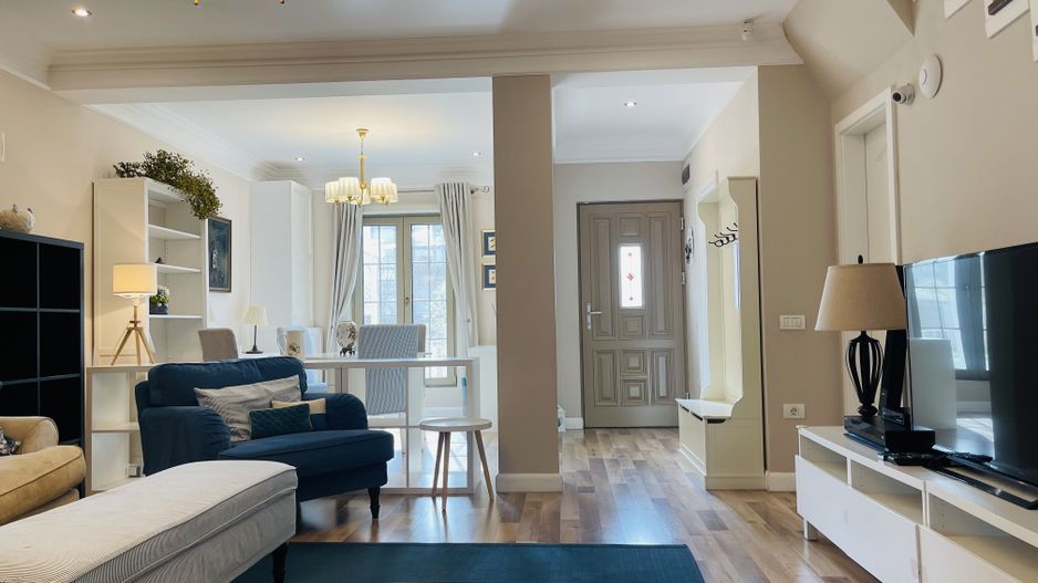 Casa superba in Dumbravita, langa Padure | Curte, Terasa si Garaj - Poză 34