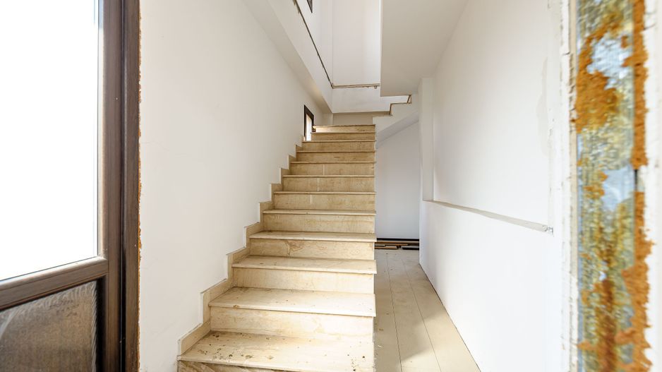 Clădire comercială în zona Grădiște. - Poză 23