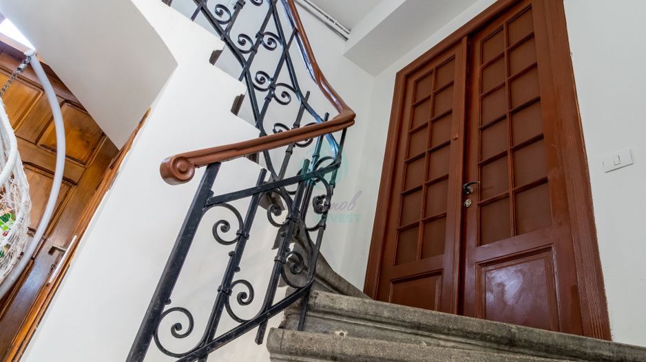 Vila interbelica AIRBNB "la cheie" - Poză 20
