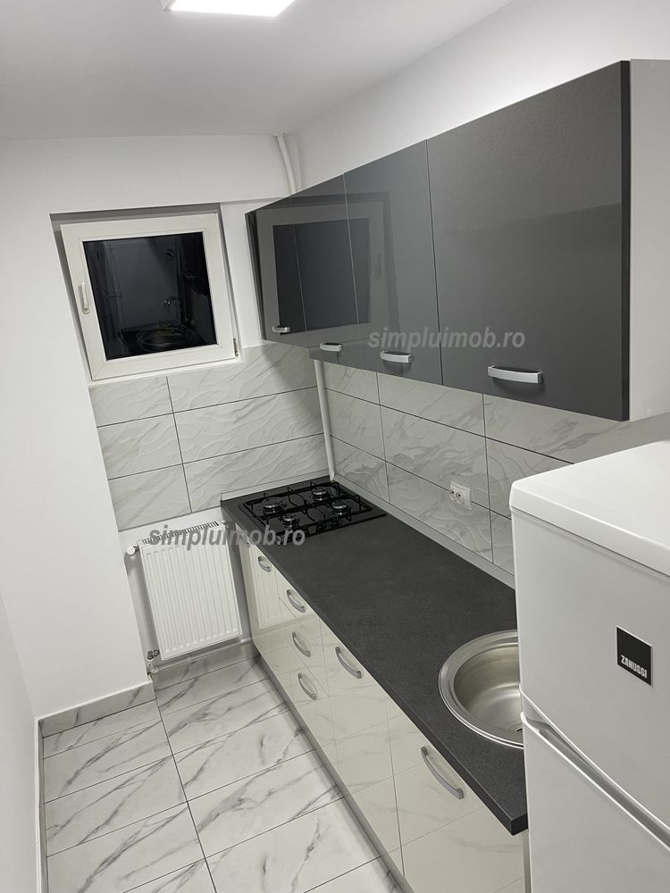 Decomandata Garsoniera Renovata Metrou 1 Decembrie 1918 - Poză 4