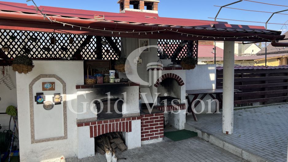 Case cu 7 camere, curte proprie + spălătorie, în Sighetu Marmației - Poză 25