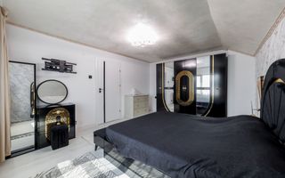 Proprietate cu 2 case si curte in Oarja, AG - Poză 5