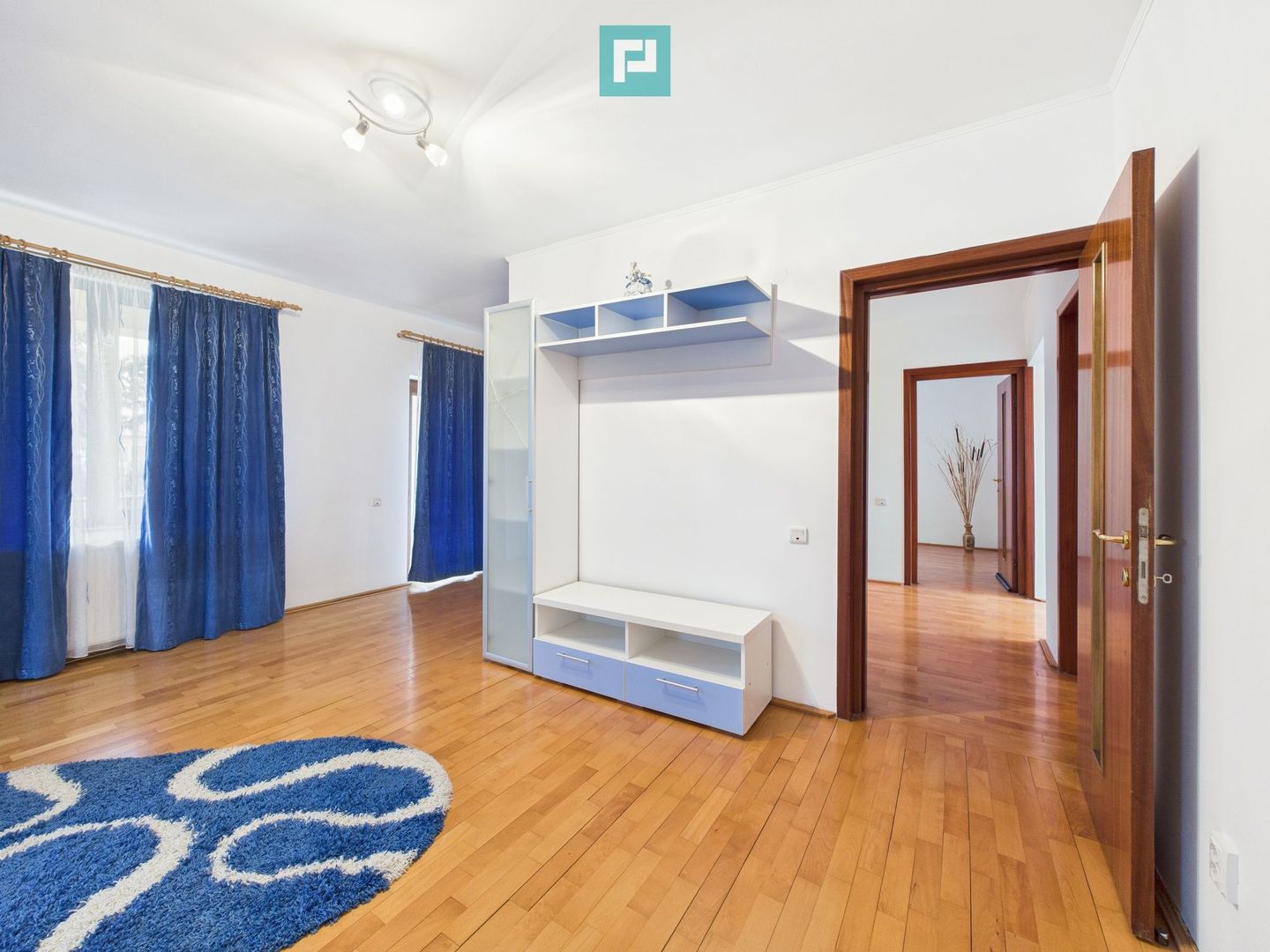 Casă spațioasă în Popești-Leordeni - Poză 15