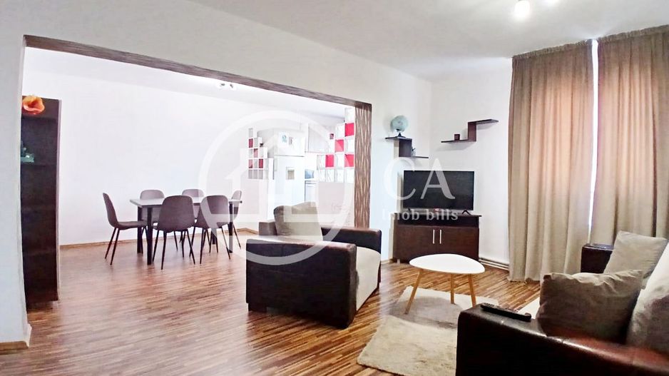 Apartament de vânzare cu 3 camere în zona Rogerius, Oradea - Poză 1