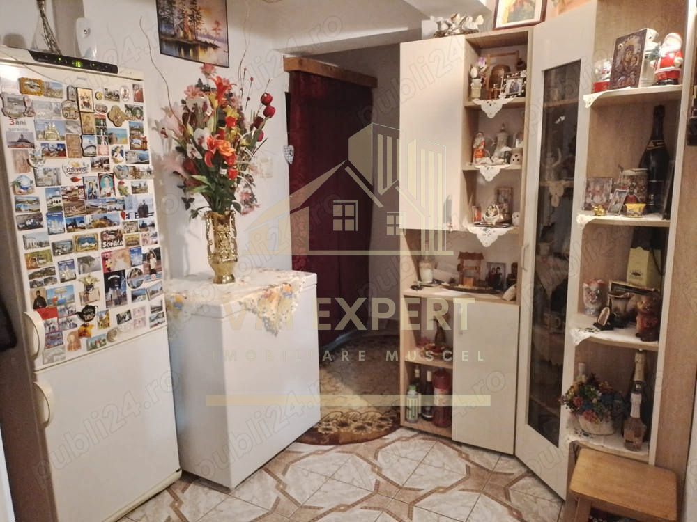 APARTAMENT 2 CAMERE ETAJ 4 VISOI CAMPULUNG - Poză 3