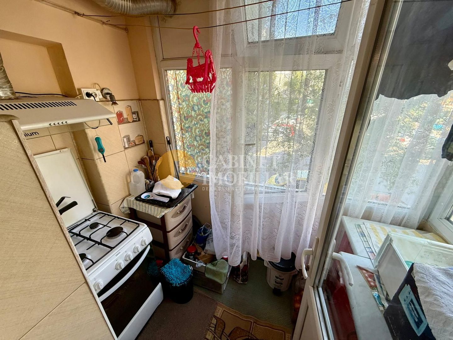 3 CAMERE DECOMANDAT--ETAJ 1--MOBILAT+UTILAT--ZONA FOARTE BUNA - Poză 7