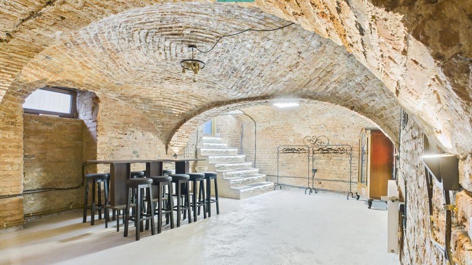 Eleganță subterană - pivniță exclusivistă Arad - Poză 20