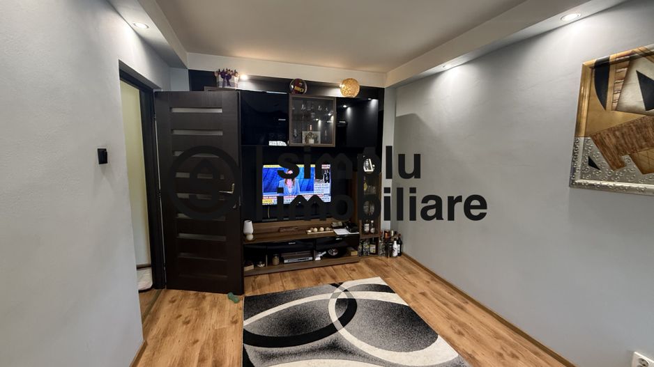 Apartament 3 camere decomandat - Poză 2