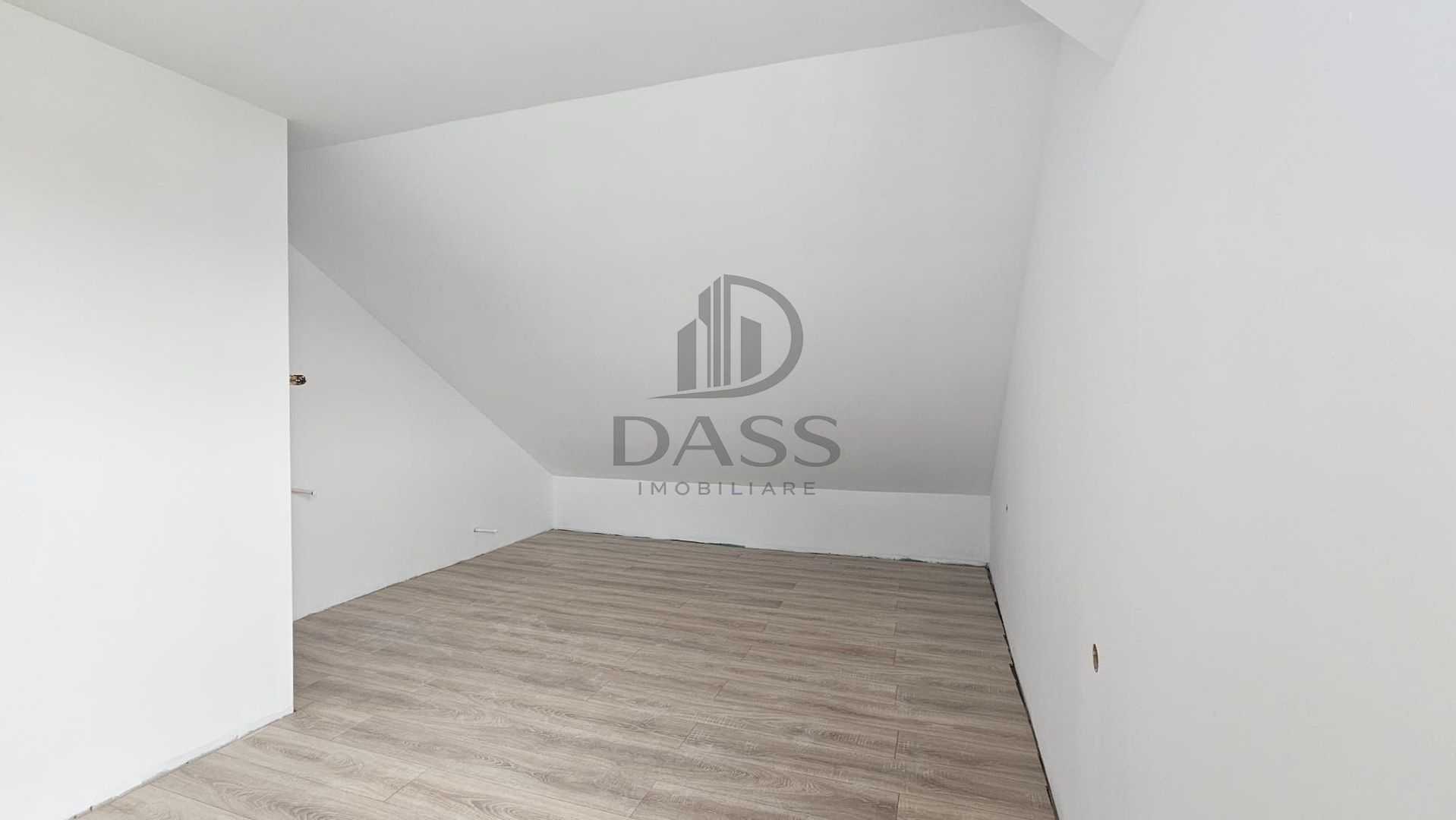 Garsoniera pe doua niveluri Stefan cel Mare Sibiu - Poză 1