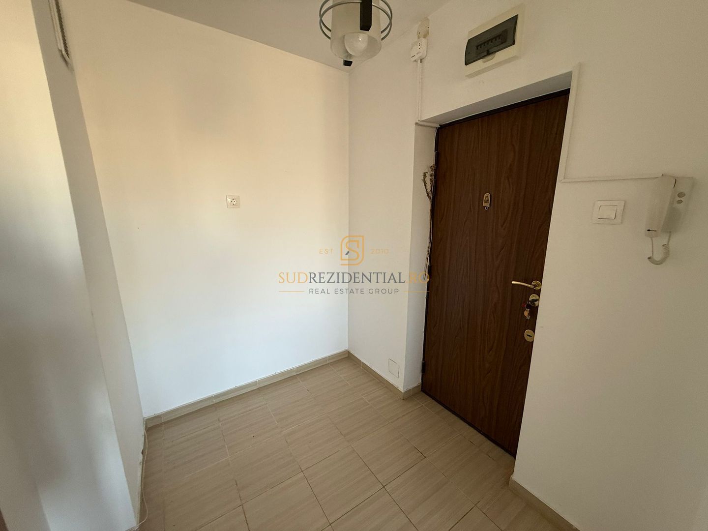 Apartament 3 camere semidecomandat, 2 balcoane, Bld Alexandru Obregia - Poză 2