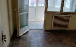 3 camere I Piata Mihail Kogalniceanu I De renovat I Etaj 4 - Poză 2