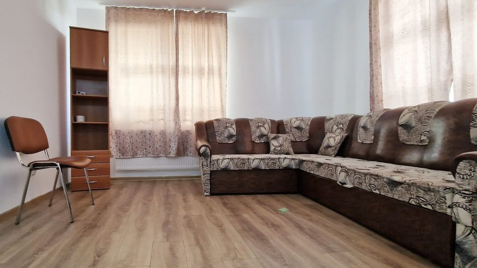 Apartament cu 2 camere, gradina si parcare de închiriat - Poză 7