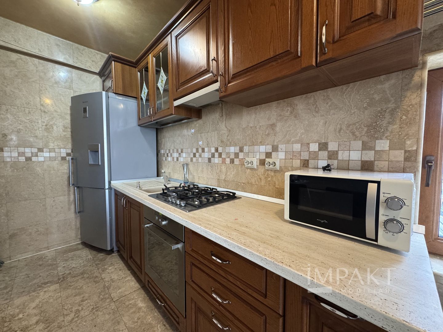 apartament 3 camere 100 mp pe 2 etaje zona Horea central, de închiriat - Poză 5