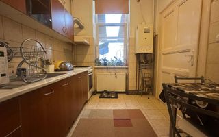 2 camere | centrala proprie | mobilat si utilat | gradina | zona excelenta | - Poză 4