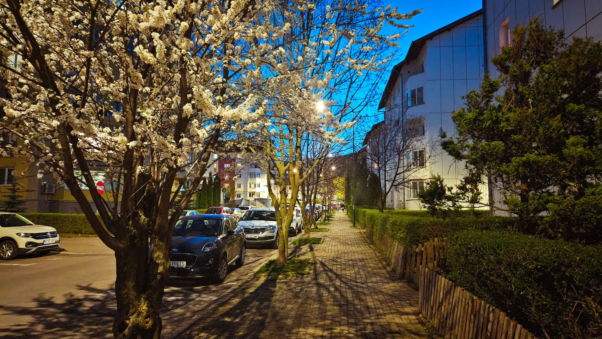 Exclusivitate, intrare Racadau 2  camere in bloc nou - Poză 1
