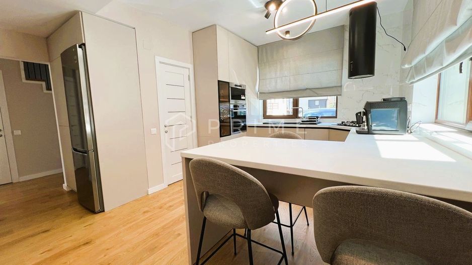 Casă Duplex de vânzare – Corunca | Design deosebit, aproape de pădure - Poză 4