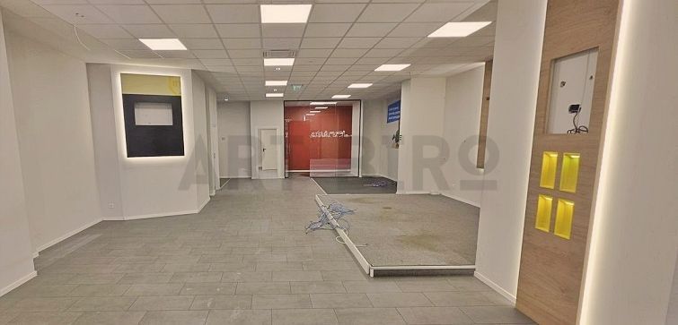 Zero comision, 260mp parter Universitate, showroom - birou, 3' metrou - Poză 1