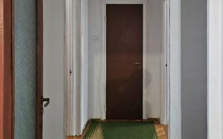 Apartament cu trei camere, zona Centrul Civic,  71 mp - Poză 3