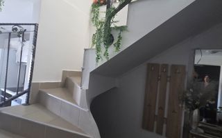 Apartament la casa cu 4 camere | Iosia | Oradea - Poză 2
