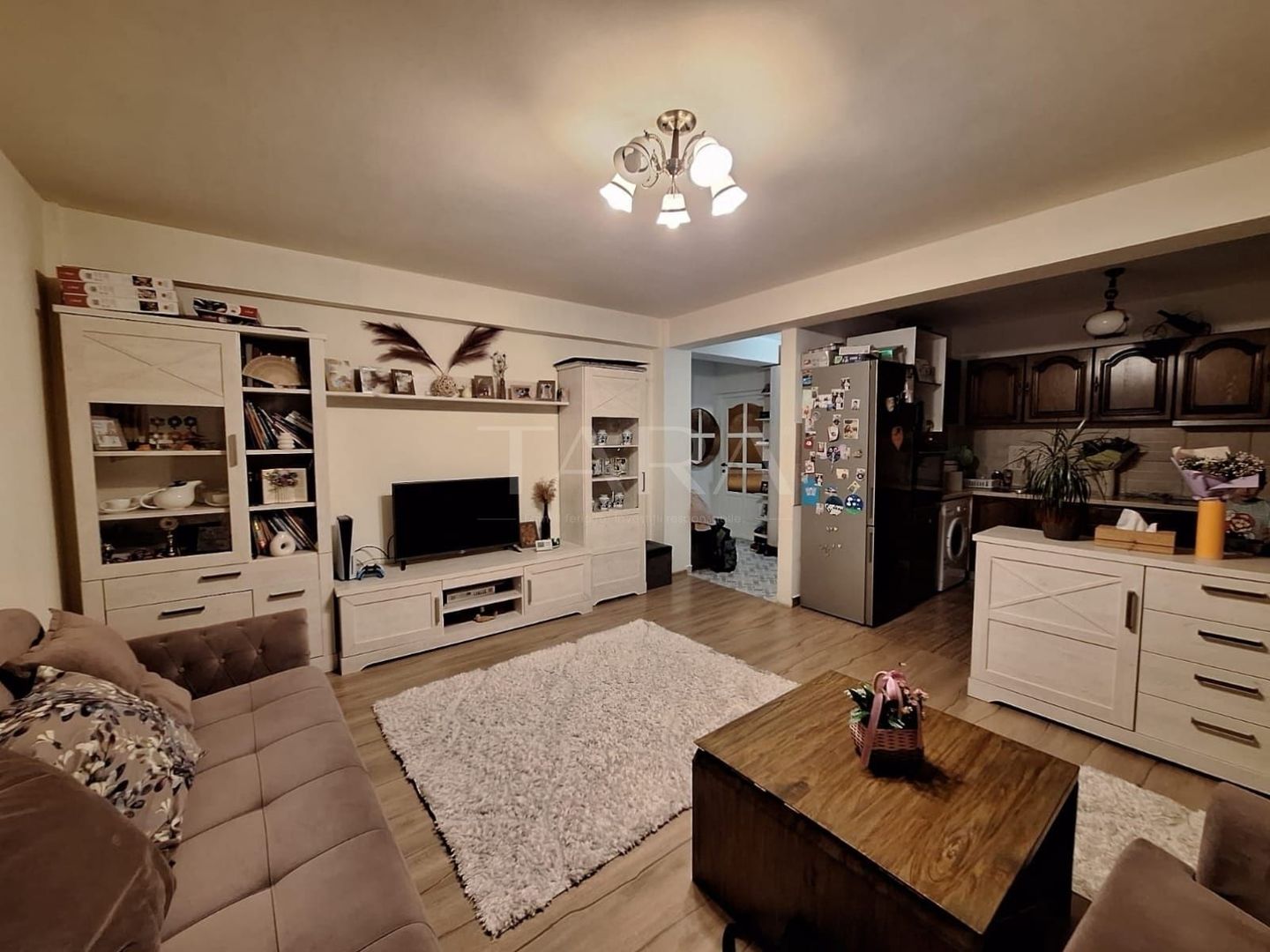 Apartament 3 camere, 67 mp, grădină privată 77 mp, parcare inclusă. - Poză 3