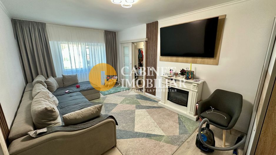 4 CAMERE RENOVAT - ETAJ 3 - BLOC DIN 1990 - ROND ZIMBRU - Poză 2