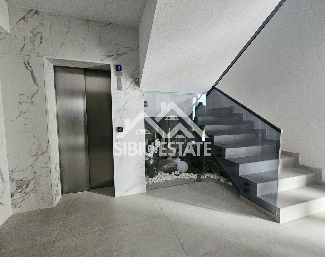 Penthouse Sibiu terasa mare vedere panoramica - Poză 8