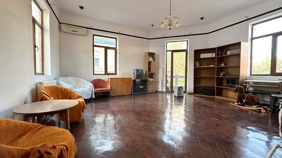 Apartament in vila | 2- 5 camere | Unirii | 150mp - Poză 1